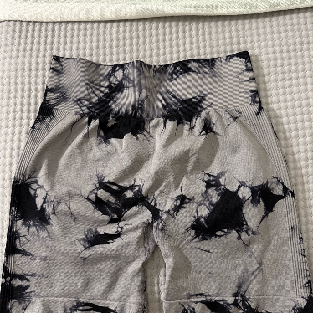Black and Gray Tie-Dye Leggings